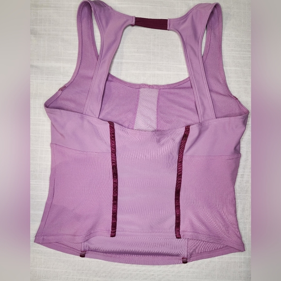 Nike Retro Women's Dri-Fit Training Tank Top - Picture 6 of 8